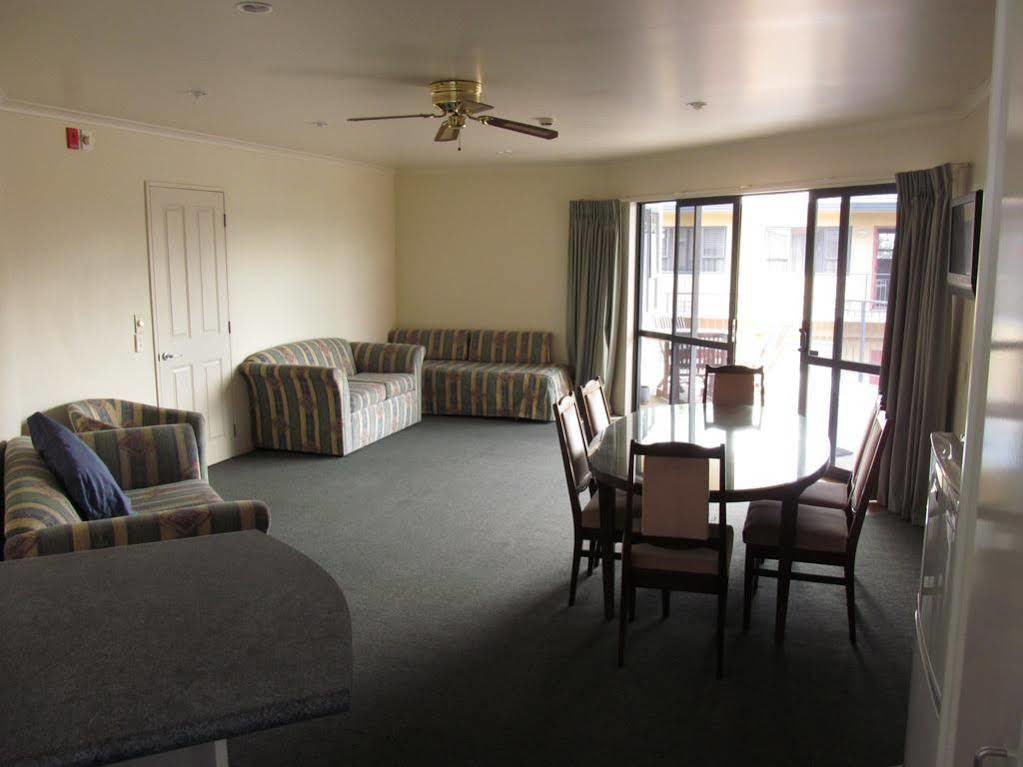 A'Abode Motor Lodge Palmerston North Exterior photo